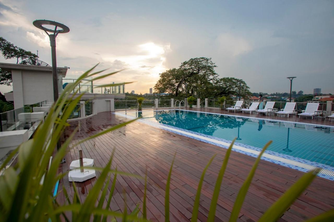 Prestige Residences At Golden Valley By Grand United Hospitality Янгон Екстериор снимка