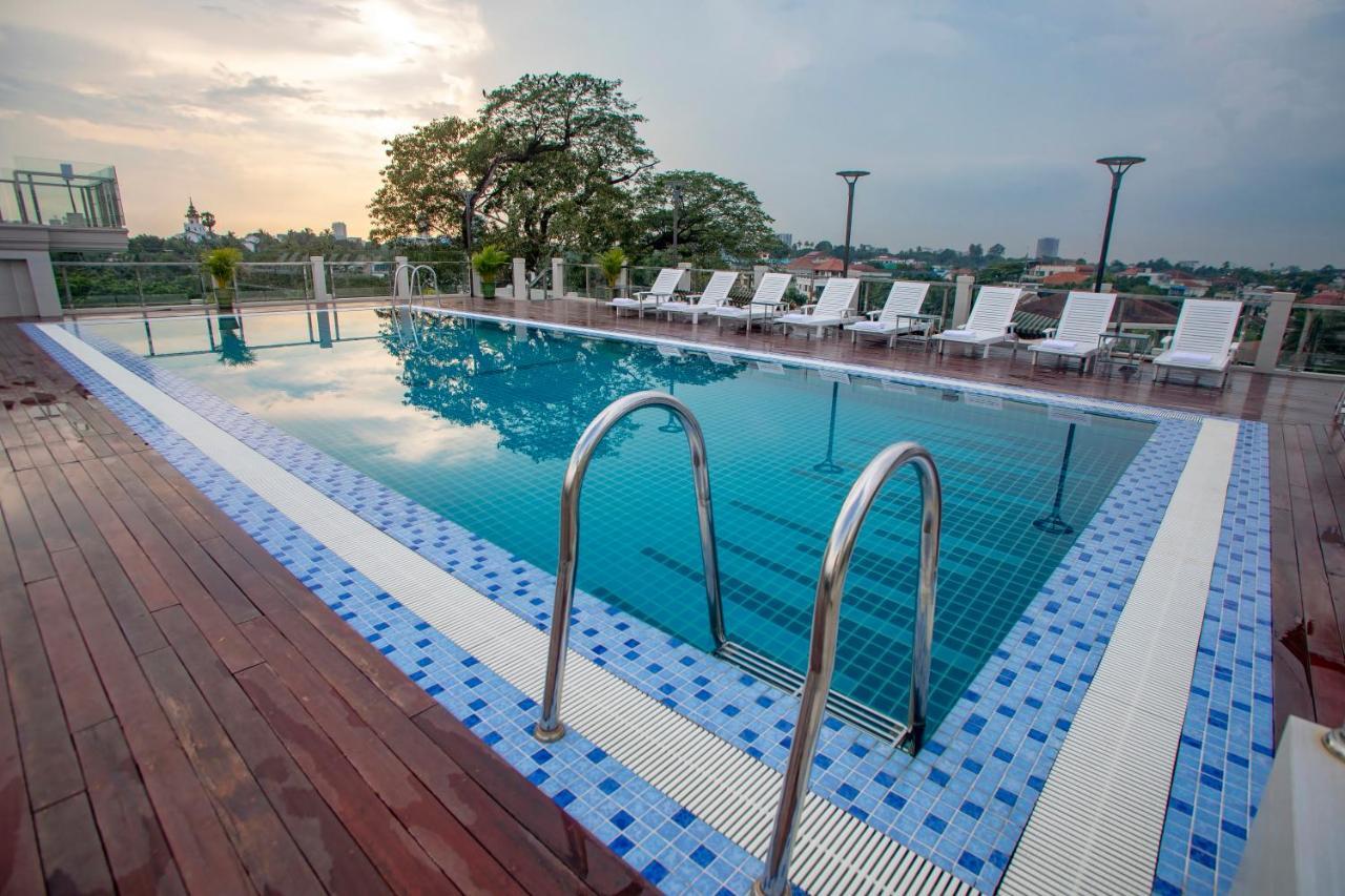 Prestige Residences At Golden Valley By Grand United Hospitality Янгон Екстериор снимка