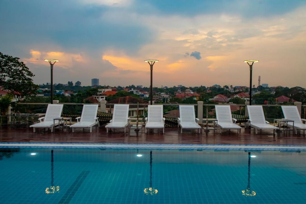 Prestige Residences At Golden Valley By Grand United Hospitality Янгон Екстериор снимка